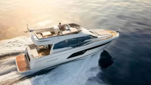 تصویری از بلیط گشت و سرو غذا در یات لاکچری