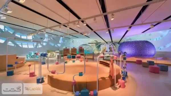 هر قدم شما در این فضا به شما نشان می‌دهد که آینده چگونه به واقعیت پیوسته است|بلیط ورودی موزه آینده دبی