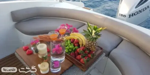پذیرایی میوه و دسر در یات گلف کرافت کیش