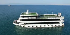 تصویری از کشتی تفریحی امیرکبیر کیش