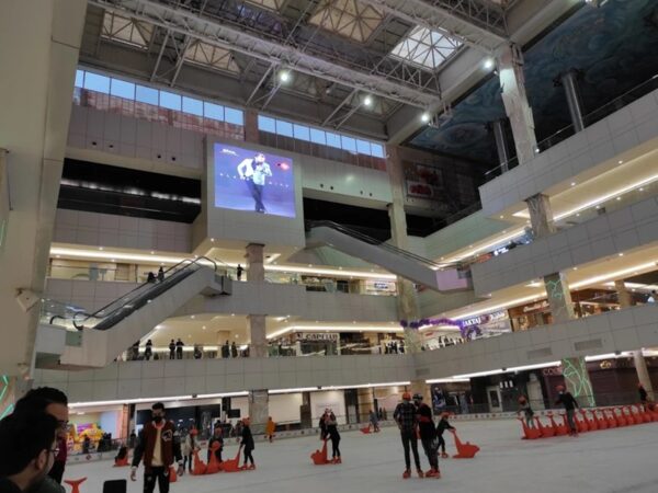 تصویری از پاتیناژ پدیده مشهد