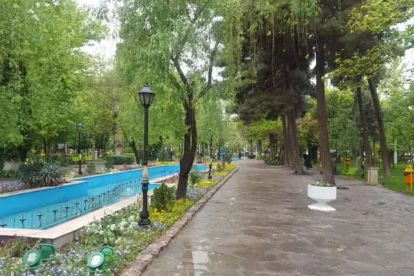 تصویری از باغ ملی مشهد